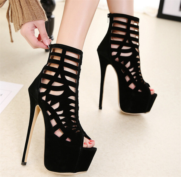 Σύγχρονα γυναικεία παπούτσια με ψηλό τακούνι  σε διαφανή σχέδια