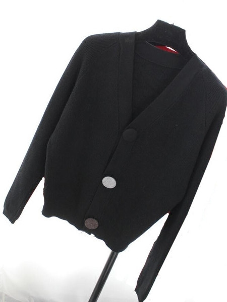 Ежедневна дамска жилетка с дълъг ръкав и V-образно деколте + много интересни големи шарени копчета