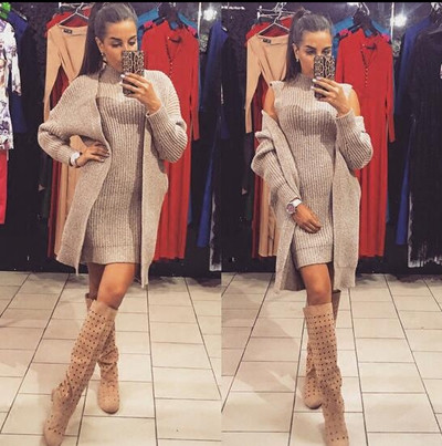 Γυναικείο  σύνολο από δύο κομμάτια, συμπεριλαμβανομένου ένα  μακρύ αμάνικο με κολάρο σε σχήμα O και απλή ζακέτα 