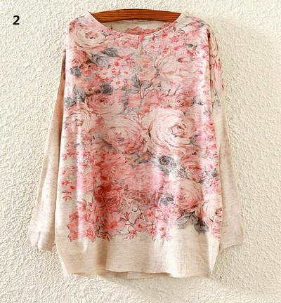 Ежедневен дамски пуловер с дълъг ръкав и най-различни шарени апликаций