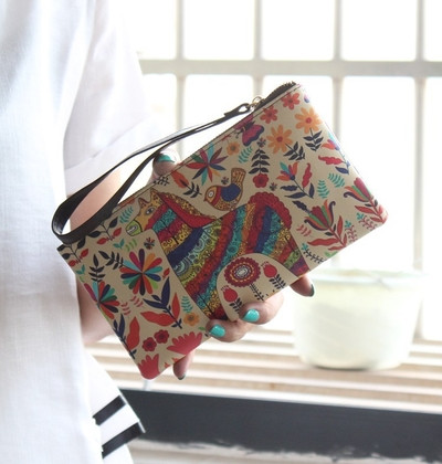 Πολύ ενδιαφέρουσες και κομψές τσάντες γυναικείες τσάντες με εύχρηστη λαβή - πολλά σχέδια και χρώματα