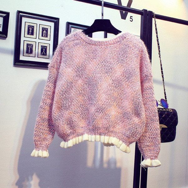 Άνετη γυναικεία ζακέτα  , κατάλληλη για  την άνοιξη και το  φθινόπωρο