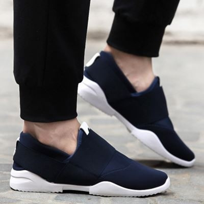 Ένα ενδιαφέρον μοντέλο αθλητικά παπούτσια ανδρικά  σε 3 χρώματα