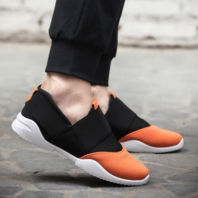 Ένα ενδιαφέρον μοντέλο αθλητικά παπούτσια ανδρικά  σε 3 χρώματα