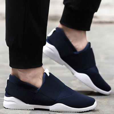 Ένα ενδιαφέρον μοντέλο αθλητικά παπούτσια ανδρικά  σε 3 χρώματα