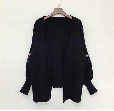 Γυναικεία ζακέτα με ενδιαφέρον κεντήματα και σε διάφορα χρώματα