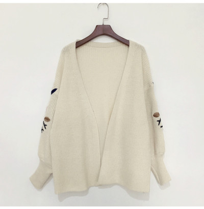 Γυναικεία ζακέτα με ενδιαφέρον κεντήματα και σε διάφορα χρώματα