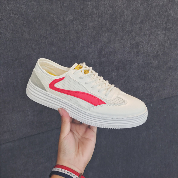 Стилни мъжки кецове в бял цвят и удобна подметка, подходящи за ежедневие