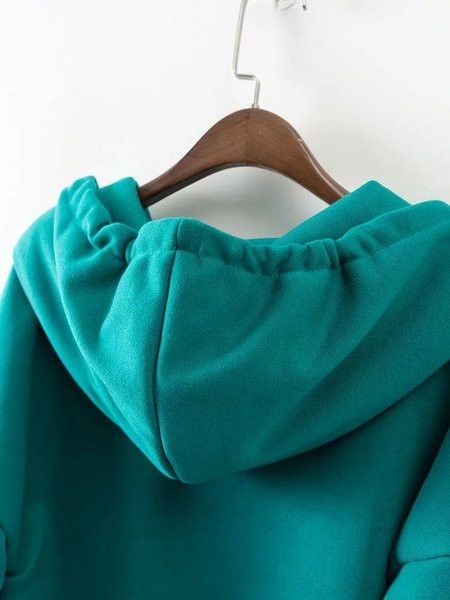 Страхотен дамски суичър с качулка в три различни цвята с дълъг ръкав и интересни връзки