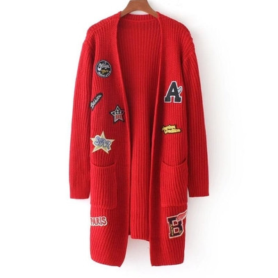 Μακρύ γυναικεία μάλλινι ζακέτα με ενδιαφέρουσες μπαλώματα και εκτυπώσεις