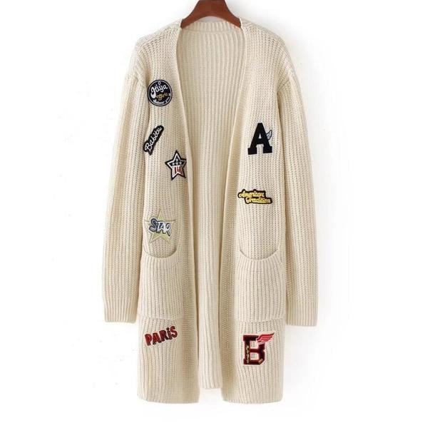 Μακρύ γυναικεία μάλλινι  ζακέτα με ενδιαφέρουσες μπαλώματα και εκτυπώσεις