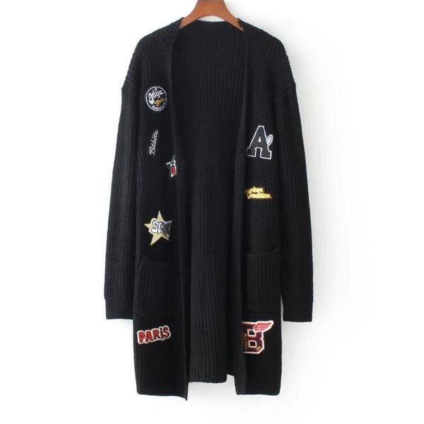 Μακρύ γυναικεία μάλλινι  ζακέτα με ενδιαφέρουσες μπαλώματα και εκτυπώσεις