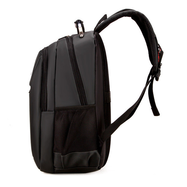 Κομψό σακίδιο για αγόρια σε απλό σχεδιασμό σε διάφορα χρώματα