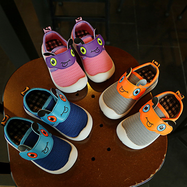 Αθλητικά παιδικά πάνινα παπούτσια για αγόρια και κορίτσια με ενδιαφέρον αυτοκόλλητα