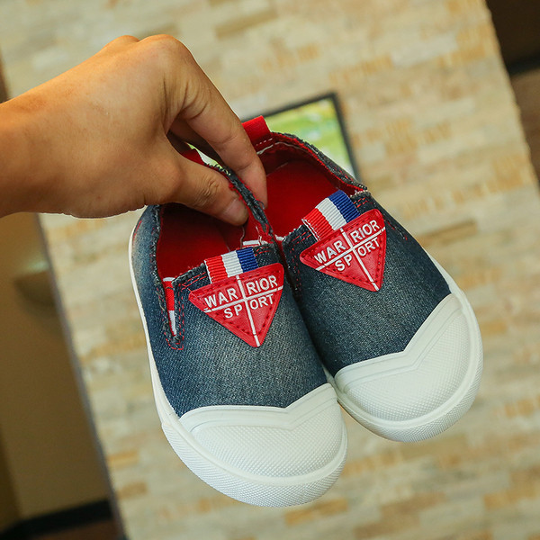 Αθλητικές παιδικές μοκασίνια για αγόρια σε δύο χρώματα