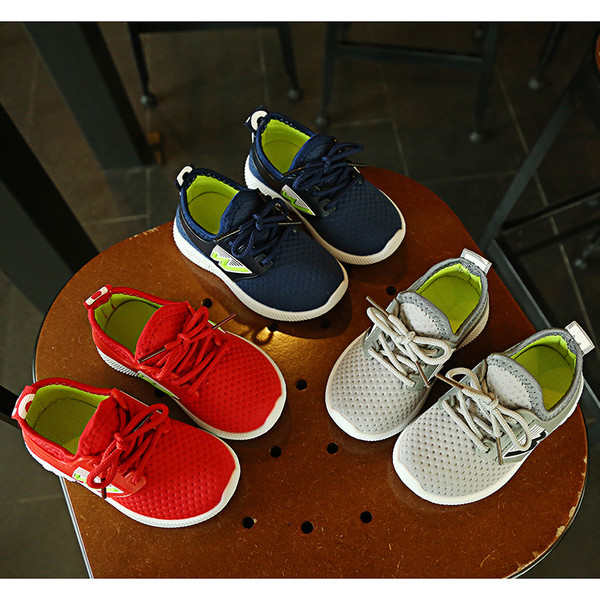 Αθλητικά  παπούτσια για αγόρια σε τρία χρώματα