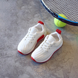 Όμορφα αθλητικά πάνινα παπούτσια για αγόρια και κορίτσια σε τρία χρώματα