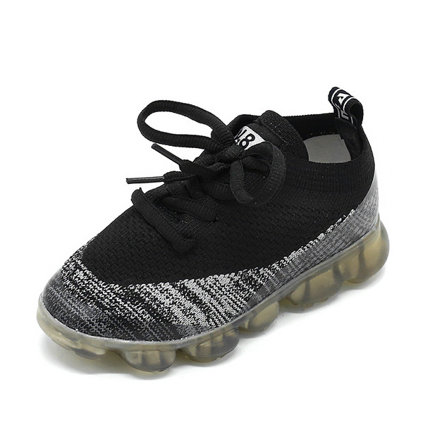 Αθλητικά παπούτσια για αγόρια και κορίτσια σε τρία χρώματα