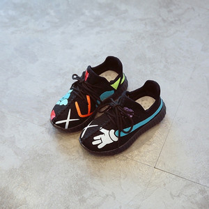 Αθλητικά παπούτσια για αγόρια και κορίτσια με εικόνες σε γκρι και μαύρο χρώμα