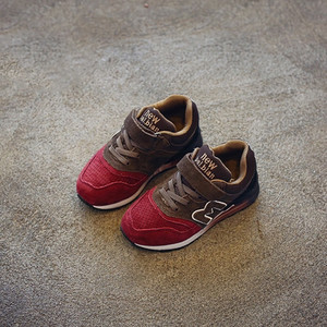 Αθλητικά παιδικά πάνινα παπούτσια σε διάφορα χρώματα με ανθεκτική σόλα