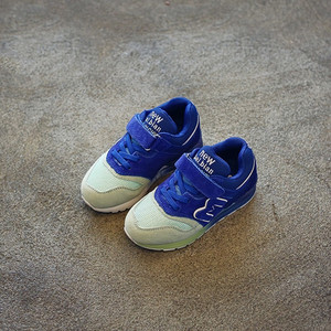 Αθλητικά παιδικά πάνινα παπούτσια σε διάφορα χρώματα με ανθεκτική σόλα