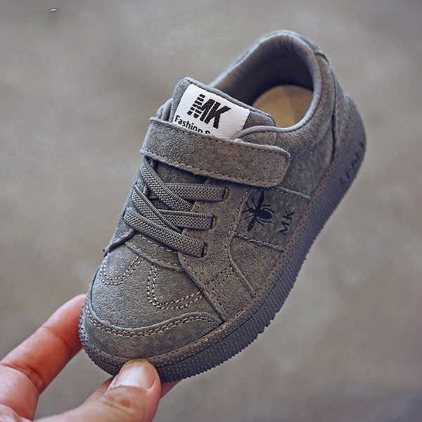 Γλυκά αθλητικά παπούτσια για αγόρια και κορίτσια, κατάλληλα για τη καθημερινή ζωή