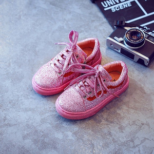 Αθλητικά παπούτσια για κορίτσια σε διάφορα χρώματα