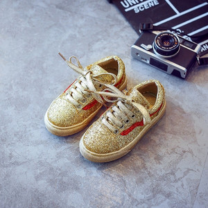 Αθλητικά παπούτσια για κορίτσια σε διάφορα χρώματα