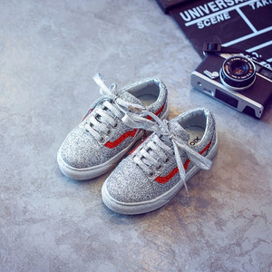 Αθλητικά παπούτσια για κορίτσια σε διάφορα χρώματα