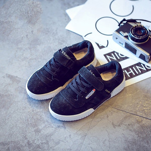 Καθημερινά αθλητικά παπούτσια για αγόρια και κορίτσια σε διαφορετικά χρώματα