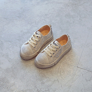 Κομψά παιδικά πάνινα παπούτσια για κορίτσια σε δύο χρώματα με πέτρινη διακόσμηση