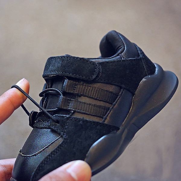 Ежедневни спортни маратонки за момчета и момичета в черен, бял и розов цвят