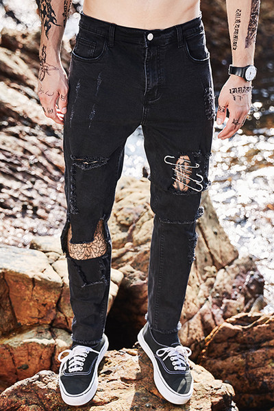 Κομψά ανδρικά τζιν  σε μαύρο χρώμα