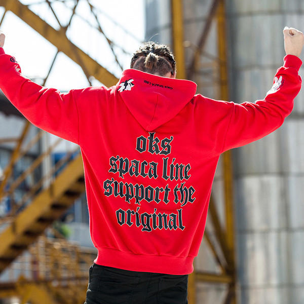 Спортен мъжки суичър с флорална декорация и качулка в три цвята