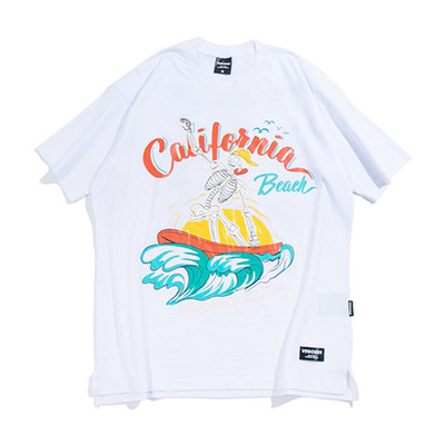 Αθλητικό κομψό ανδρικό μπλουζάκι με μια εικόνα κατάλληλη για καθημερινή τη ζωή