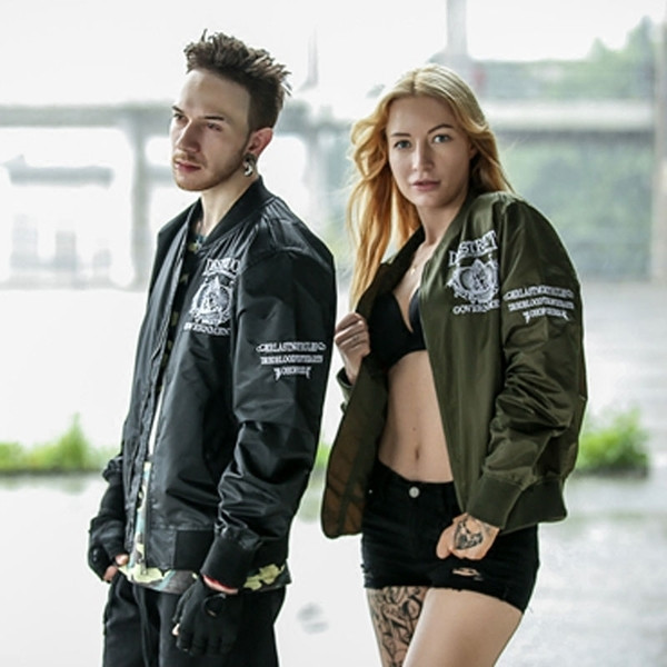 Ανδρικό μπουφάν σε τρία χρώματα με εφαρμογές