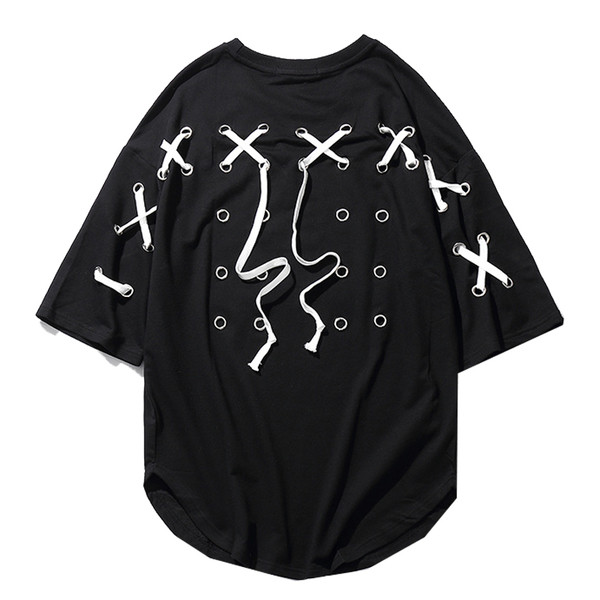 Ανδρικό T-shirt freestyle με ενδιαφέρουσα back-metal διακόσμηση και κορδόνια