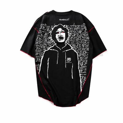 Αθλητικό κομψό ανδρικό μπλουζάκι σε τρία χρώματα με εικόνα και επιγραφές στο πίσω μέρος