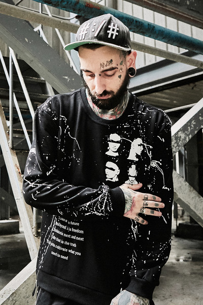 Ενδιαφέρουσα ανδρικό φούτερ  σε ροζ, λευκό και μαύρο χρώμα