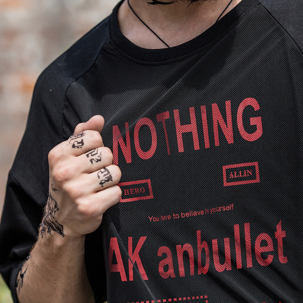 Ανδρικό μπλουζάκη σε ελεύθερο σχέδιο και μανίκι 3/4 με εφαρμογή