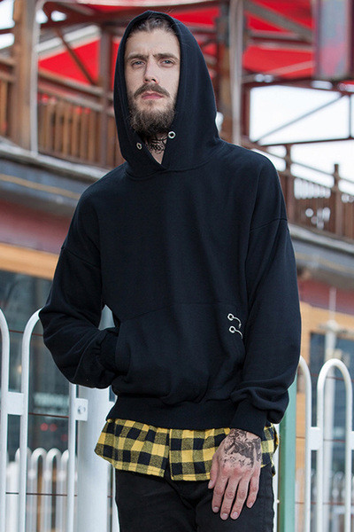 Απλό ανδρικό φούτερ με κουκούλα σε δύο χρώματα