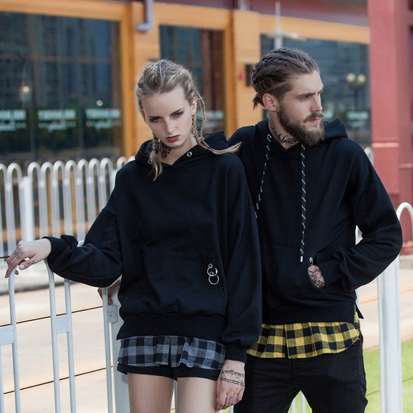 Απλό ανδρικό φούτερ με κουκούλα σε δύο χρώματα