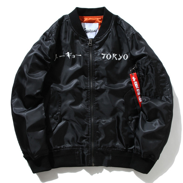 Μοντέρνο ανδρικό σακάκι για το  φθινόπωρο με κεντήματα στο πίσω μέρος