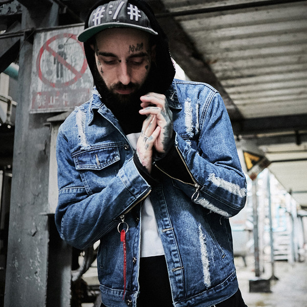 Καθημερινό τζιν μπουφάν με  μοτίβα