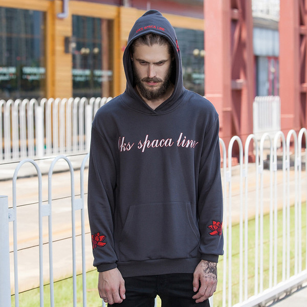 Ανδρικό αθλητικό φούτερ με κουκούλα σε δύο χρώματα  και με σχέδιο  στην πλάτη