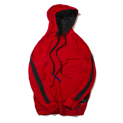 Αθλητικό ανδρικό φούτερ με κουκούλα σε μαύρο, γκρι και κόκκινο