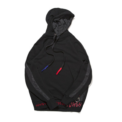 Αθλητικό ανδρικό φούτερ με κουκούλα σε μαύρο, γκρι και κόκκινο