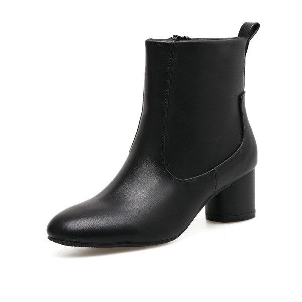 Κομψά ρετρό στυλ γυανικείες μπότες  σε μαύρο και γκρι χρώμα  με ελαφρό χοντρό τακούνι