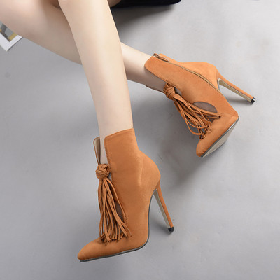 Страхотни дамски обувки на висок ток - остри и затворени с пискюл