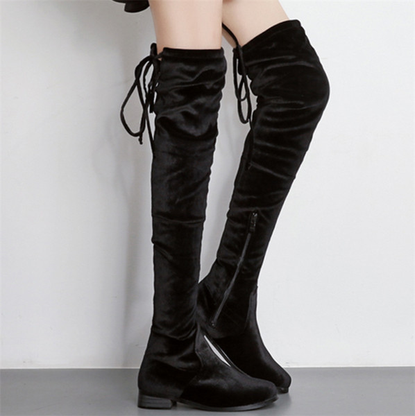 Γυναικείες υψηλές μπότες με πολύ άνετη επίπεδη σόλα και παχύ τακούνι